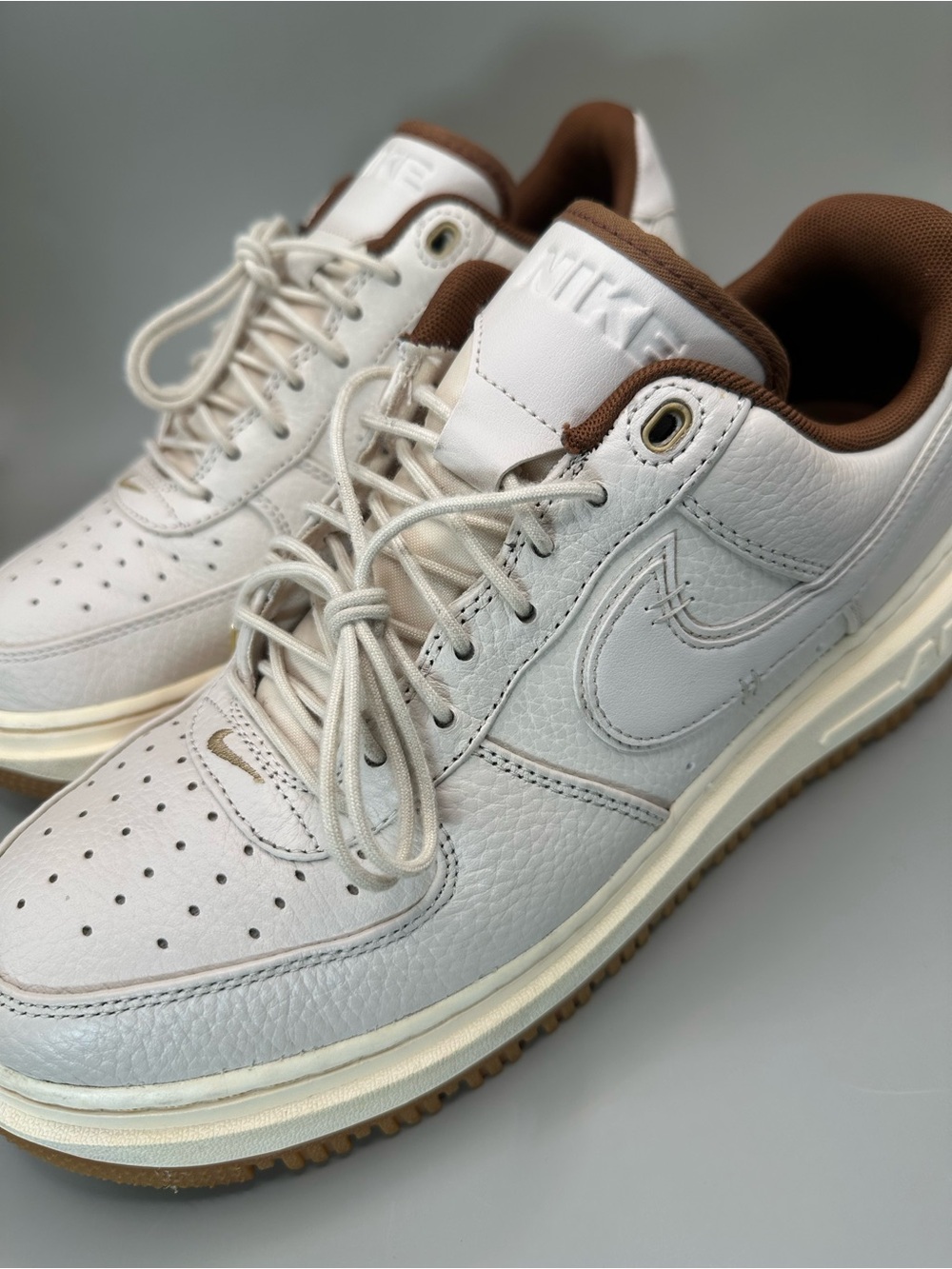 Nike Men's Air Force 1 Luxe 'Pecan' DB4109-200 Size 10.5 Great Shape